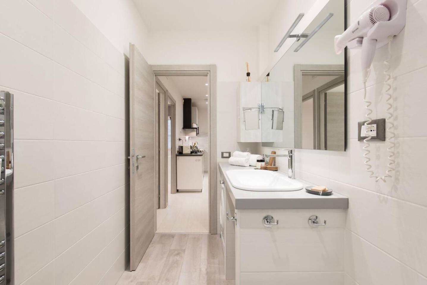 Romeeyes2020 Apartment Bagian luar foto