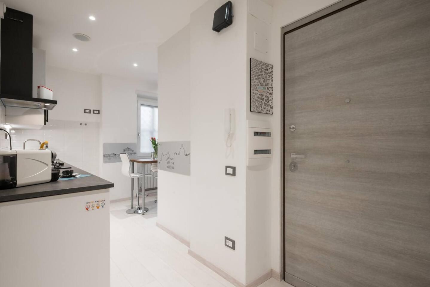 Romeeyes2020 Apartment Bagian luar foto